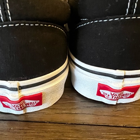 Authentic Vans Black and White Size 10. New without box, never worn. - Picture 6 of 7